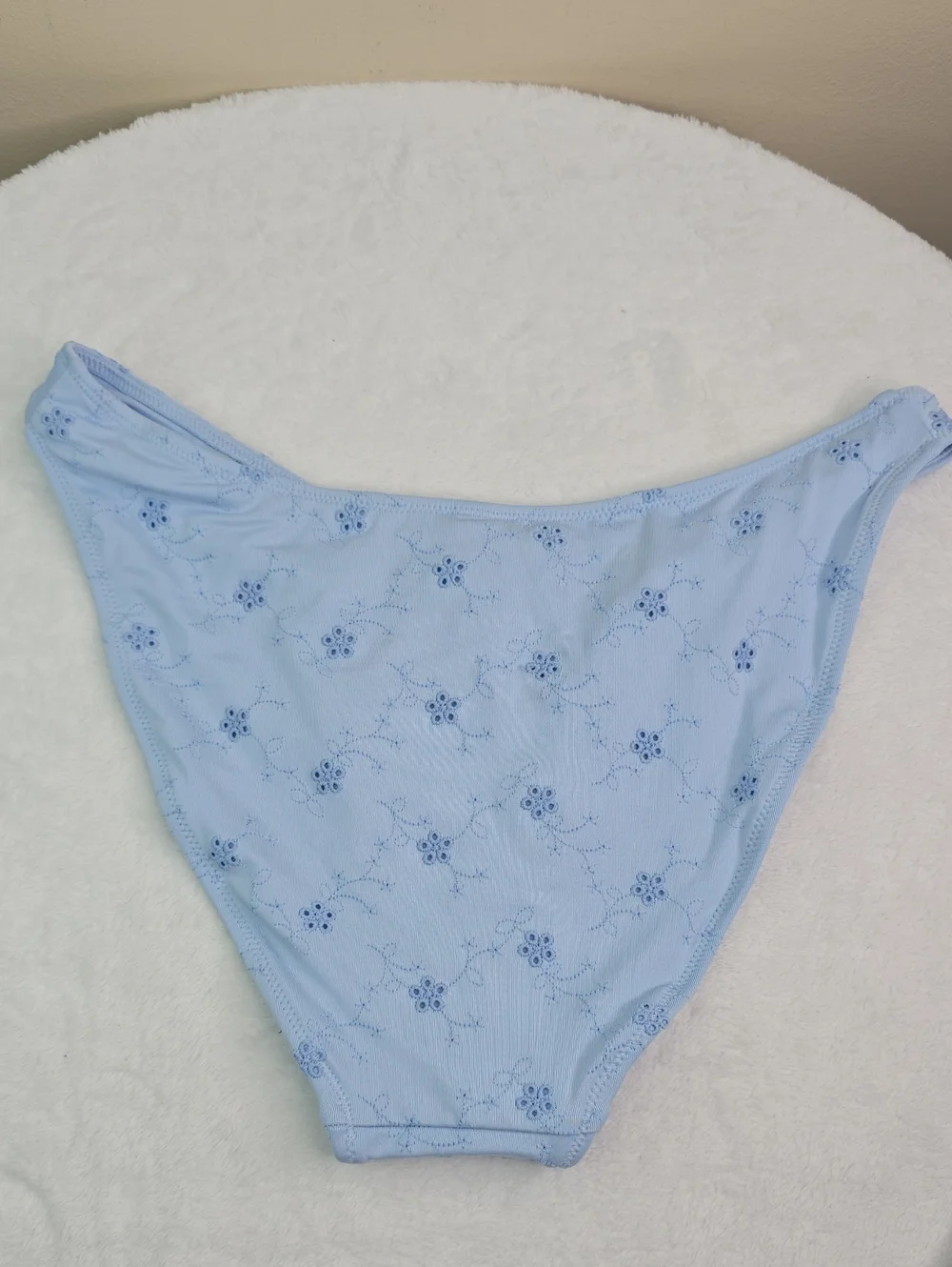 PINK by Frankies Bikinis Anabelle Eyelet Covered Bottom Sz Small